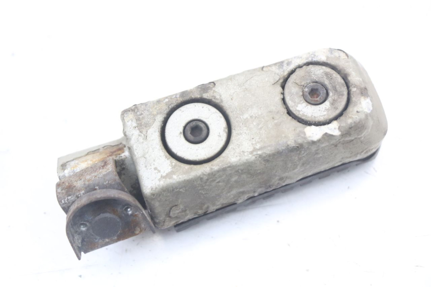 photo de PEDANA POSTERIORE SINISTRA KAWASAKI GTR 1000 (1994 - 2004) - Primo piano tecnico