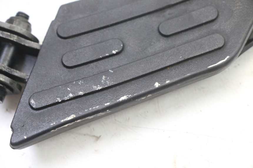 photo de PIANTAFERRO POSTERIORE SINISTRO PEUGEOT KISBEE 2T 50 (2018 - 2022) - Zoom sullo stato d'uso