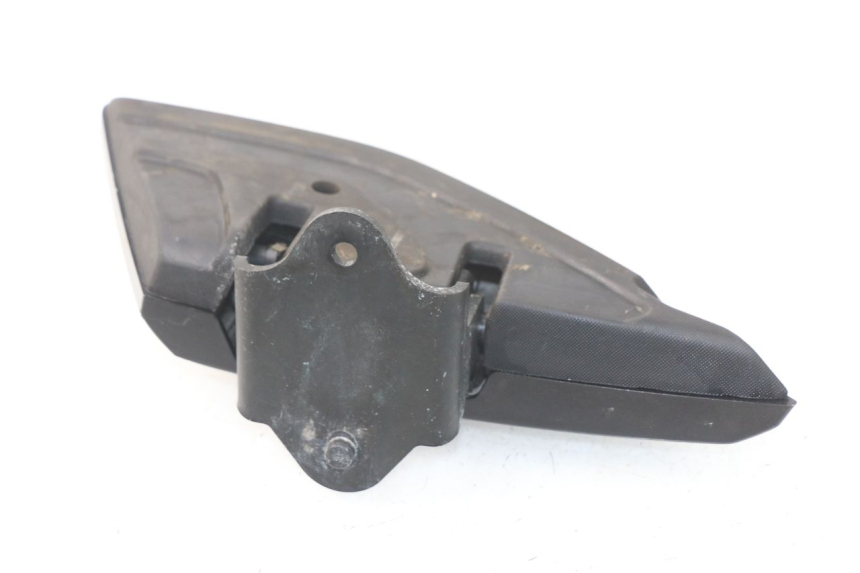 photo de PEDANA POSTERIORE SINISTRA PEUGEOT METROPOLIS 400 (2017 - 2020) - Dettagli dei punti di fissaggio