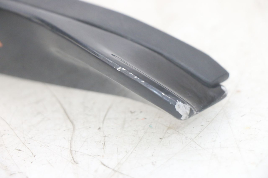 photo de PEDANA POSTERIORE SINISTRA PIAGGIO MP3 HPE 300 (2019 - 2026) - Dettagli dei punti di fissaggio