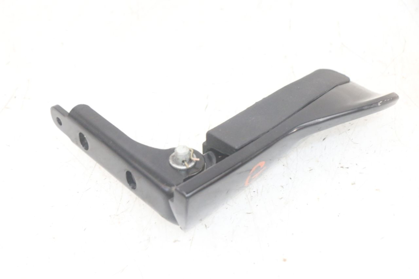 photo de PEDANA POSTERIORE SINISTRA PIAGGIO MP3 HPE 300 (2019 - 2026) - Stato della superficie e materiale