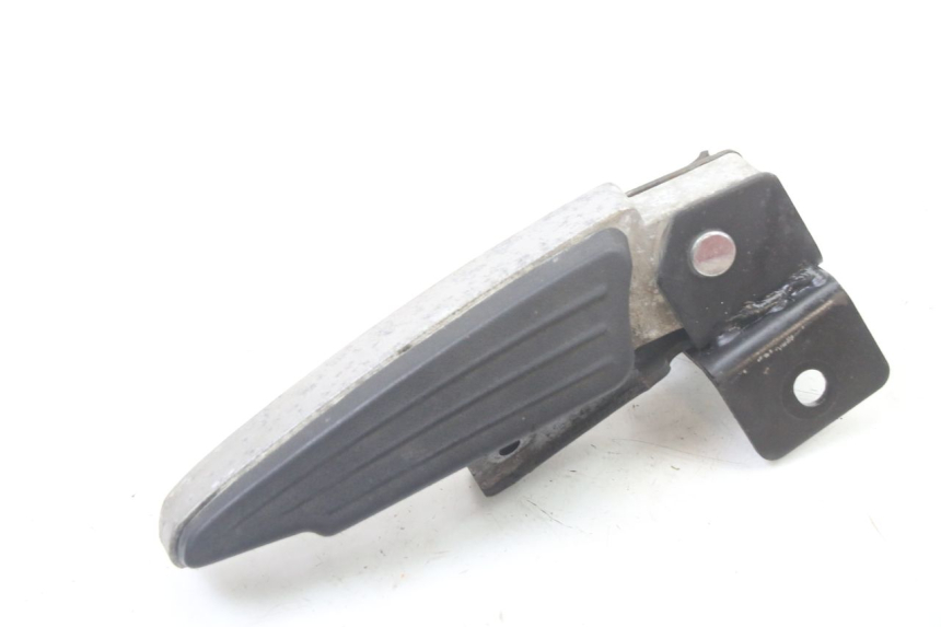 photo de Pedana posteriore sinistra PEUGEOT SATELIS 125 (2013 - 2018) - Dettaglio del componente