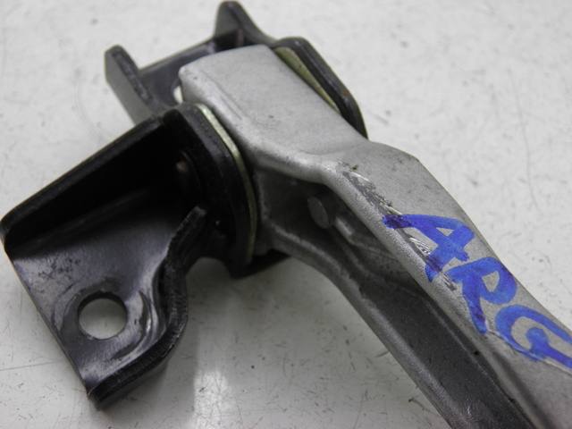 photo de Pedana posteriore sinistra PEUGEOT TWEET 125 (2010 - 2017) - Dettaglio del componente