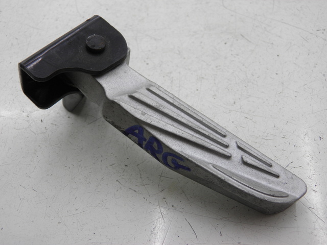 photo de Pedana posteriore sinistra PEUGEOT TWEET 125 (2010 - 2017) - Zoom sullo stato d'uso