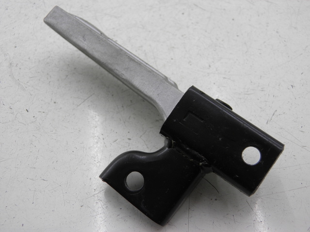 photo de Pedana posteriore sinistra PEUGEOT TWEET 125 (2010 - 2017) - Primo piano tecnico