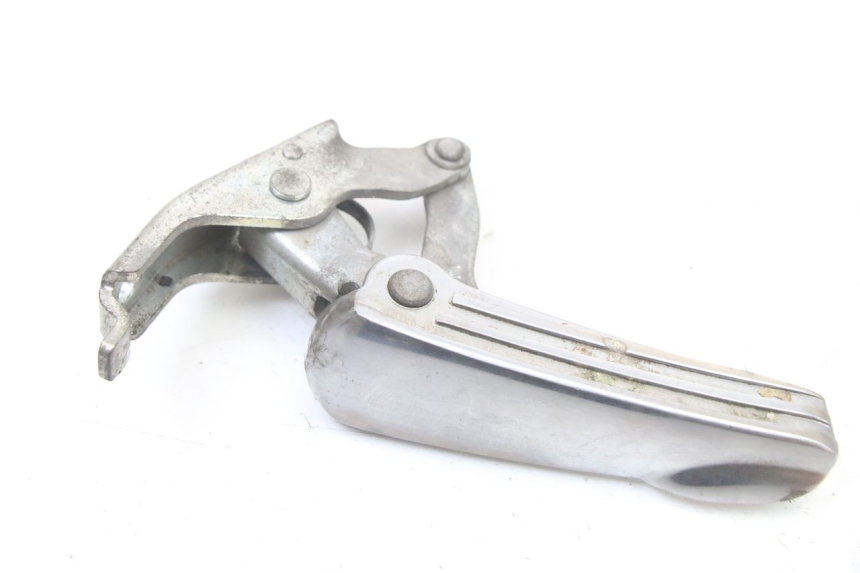 photo de PEDANA POSTERIORE SINISTRA PIAGGIO VESPA GRANTURISMO 125 (2003 - 2007) - Dettaglio del componente