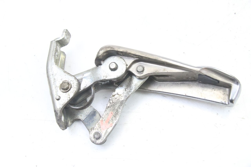 photo de PEDANA POSTERIORE SINISTRA PIAGGIO VESPA GRANTURISMO 125 (2003 - 2007) - Zoom sullo stato d'uso