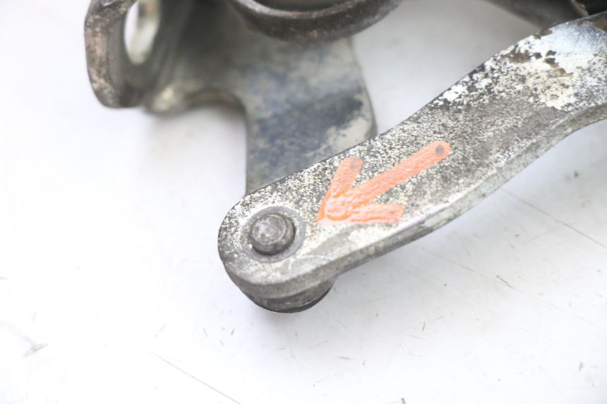 photo de PEDANA POSTERIORE SINISTRA PIAGGIO VESPA GRANTURISMO 125 (2003 - 2007) - Altra angolazione