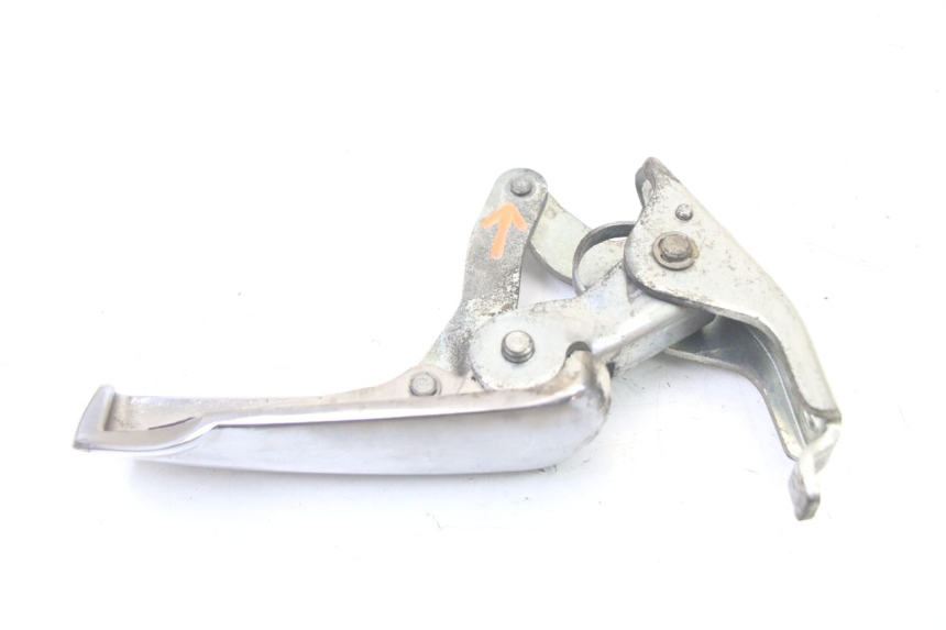 photo de PEDANA POSTERIORE SINISTRA PIAGGIO VESPA GRANTURISMO 125 (2003 - 2007) - Primo piano tecnico