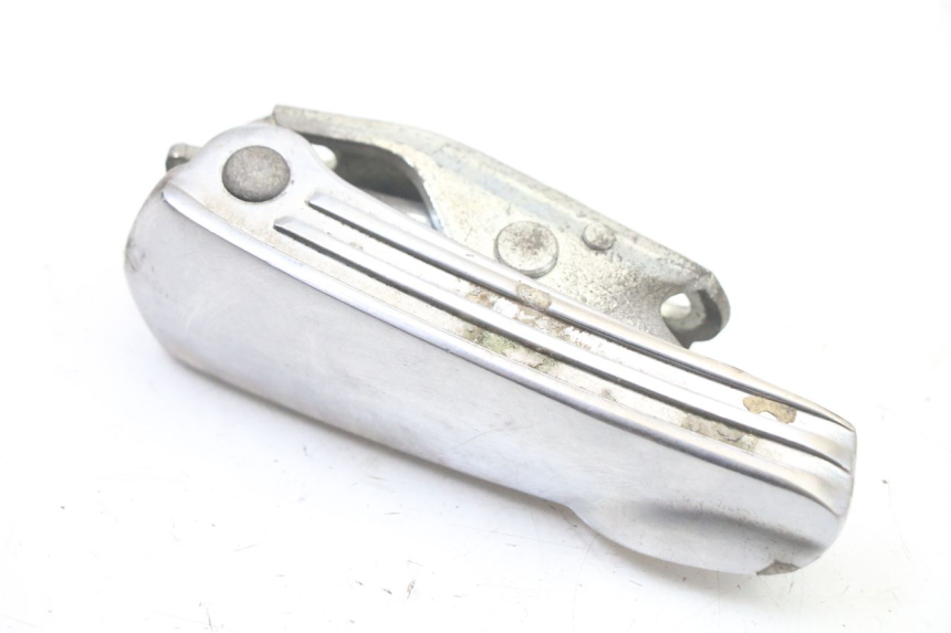 photo de PEDANA POSTERIORE SINISTRA PIAGGIO VESPA GRANTURISMO 125 (2003 - 2007) - Dettagli dei punti di fissaggio