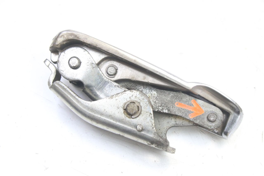 photo de PEDANA POSTERIORE SINISTRA PIAGGIO VESPA GRANTURISMO 125 (2003 - 2007) - Stato della superficie e materiale