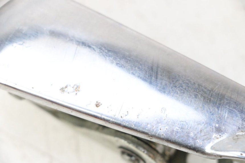 photo de PEDANA POSTERIORE SINISTRA PIAGGIO VESPA GRANTURISMO 200 (2004 - 2005) - Zoom sullo stato d'uso