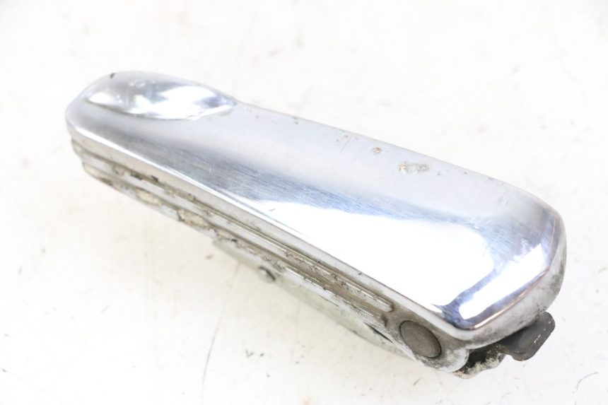 photo de PEDANA POSTERIORE SINISTRA PIAGGIO VESPA GRANTURISMO 200 (2004 - 2005) - Stato della superficie e materiale