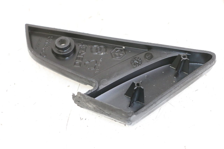 photo de PEDANA POSTERIORE SINISTRA PIAGGIO VESPA S 2T 50 (2007 - 2014) - Altra angolazione