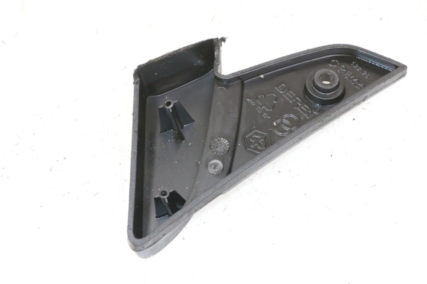 photo de PEDANA POSTERIORE SINISTRA PIAGGIO VESPA S 2T 50 (2007 - 2014) - Primo piano tecnico