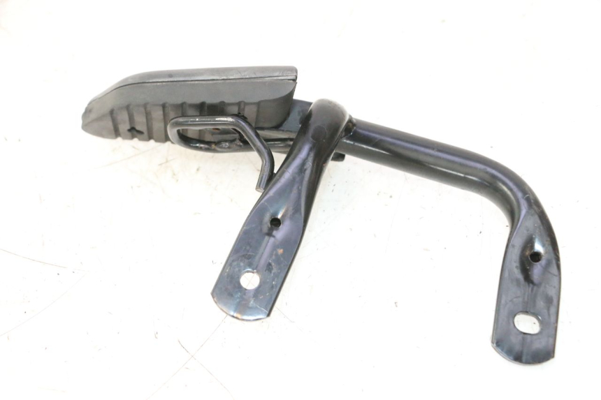 photo de PEDANA POSTERIORE SINISTRA HONDA SH 125 (2001 - 2003) - Zoom sullo stato d'uso