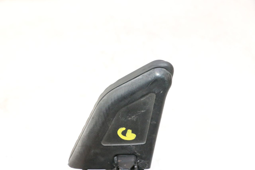 photo de PEDANA POSTERIORE SINISTRA HONDA SH 125 (2001 - 2003) - Dettagli dei punti di fissaggio