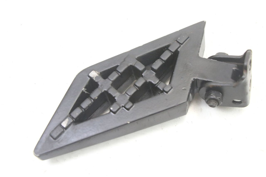 photo de PEDANA POSTERIORE SINISTRA PEUGEOT STREETZONE I 2T 50 (2018 - 2020) - Dettaglio del componente