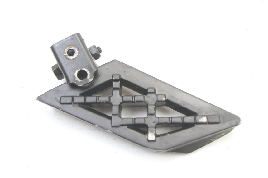 photo de PEDANA POSTERIORE SINISTRA PEUGEOT STREETZONE I 2T 50 (2018 - 2020) - Zoom sullo stato d'uso