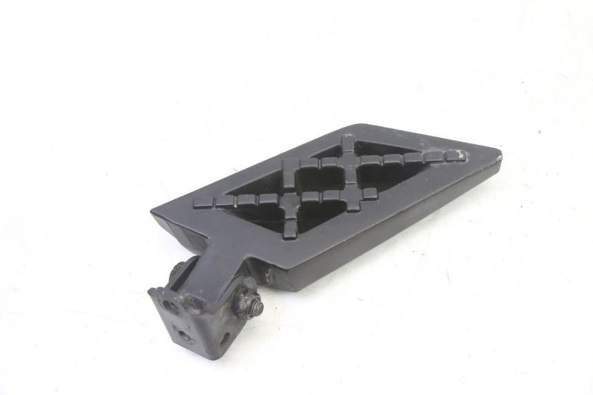 photo de PEDANA POSTERIORE SINISTRA PEUGEOT STREETZONE I NAKED 2T 50 (2018 - 2020) - Zoom sullo stato d'uso