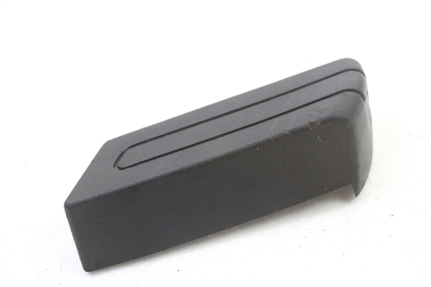 photo de PEDANA POSTERIORE SINISTRA PIAGGIO SUPER LX 125 (2000 - 2003) - Zoom sullo stato d'uso