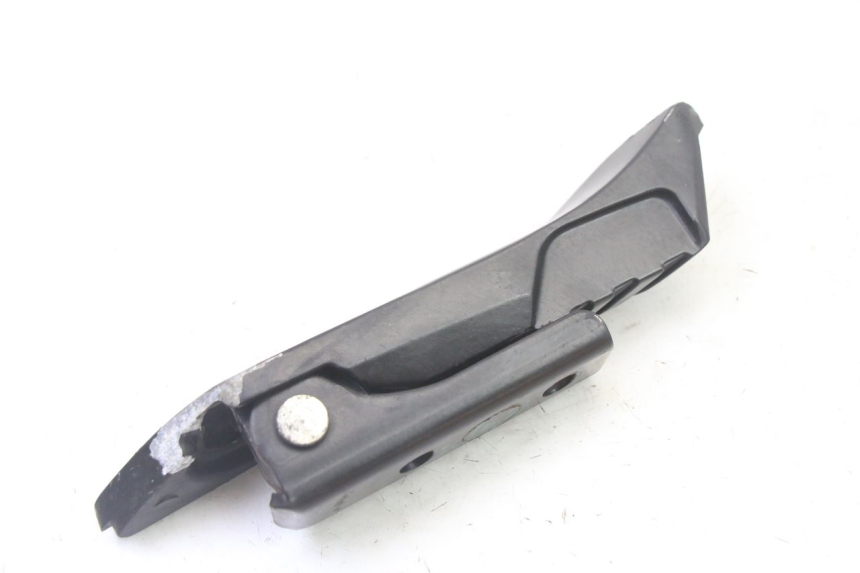 photo de PEDANA POSTERIORE SINISTRA APRILIA SXR 50 (2021 - 2023) - Dettagli dei punti di fissaggio