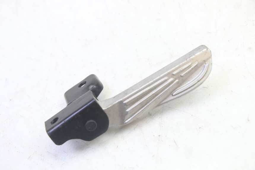 photo de PEDANA POSTERIORE SINISTRA PEUGEOT TWEET PRO EFI 4T 50 (2021 - 2022) - Altra angolazione