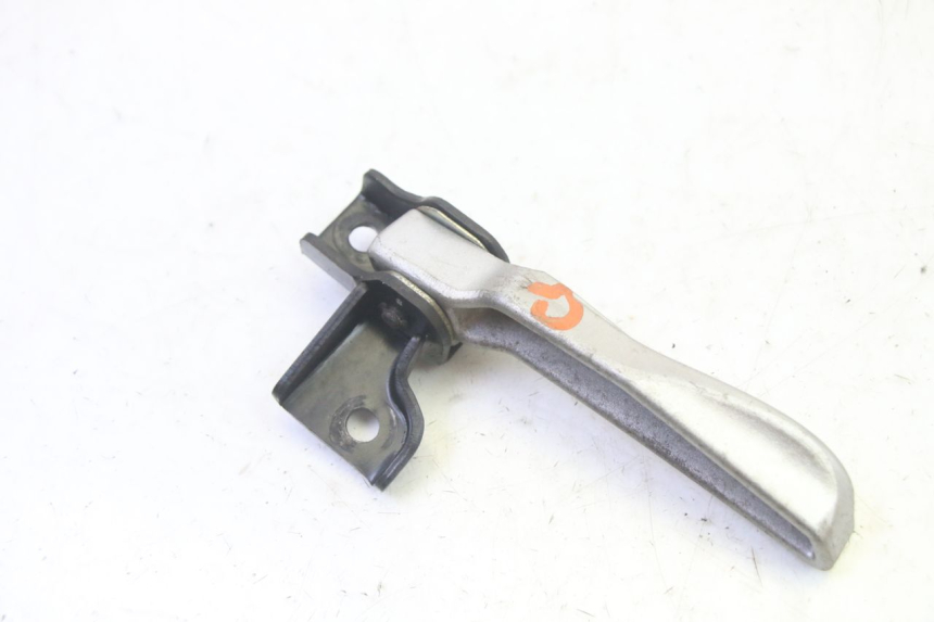 photo de PEDANA POSTERIORE SINISTRA PEUGEOT TWEET PRO EFI 4T 50 (2021 - 2022) - Primo piano tecnico