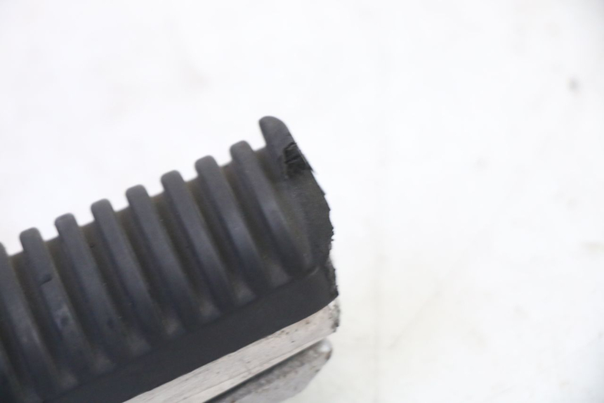 photo de PEDANA POSTERIORE SINISTRA YAMAHA XJ6 ABS 600 (2008 - 2016) - Zoom sullo stato d'uso