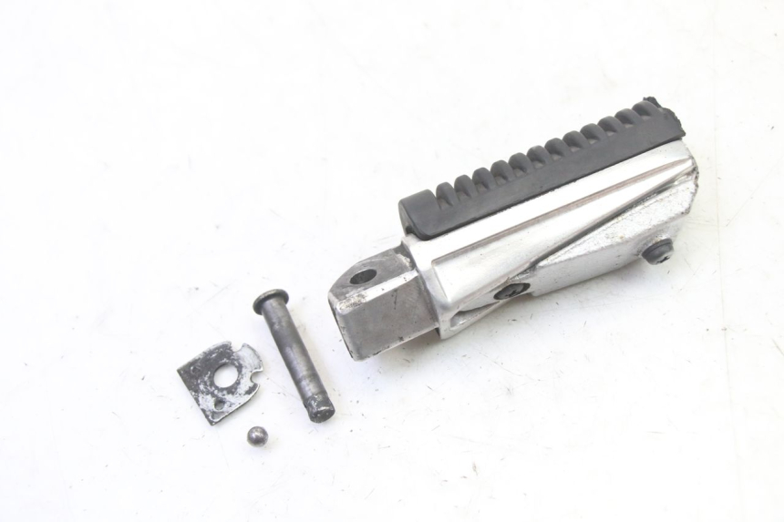 photo de PEDANA POSTERIORE SINISTRA YAMAHA XJ6 ABS 600 (2008 - 2016) - Altra angolazione