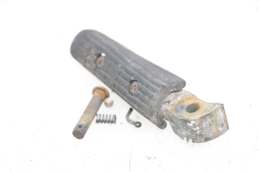 photo de PEDANA POSTERIORE SINISTRA YAMAHA XJN DIVERSION 600 (2000 - 2003) - Dettaglio del componente