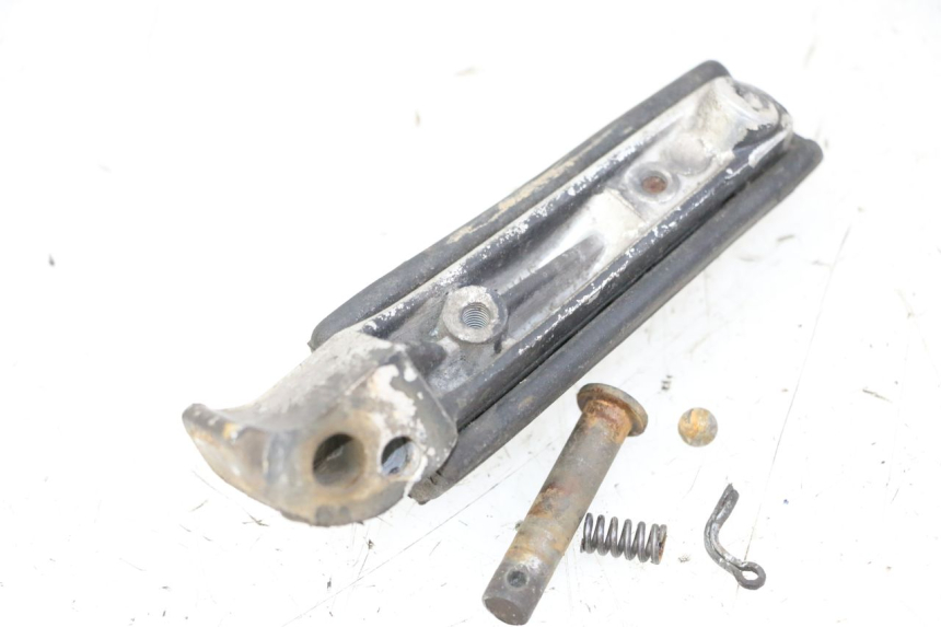 photo de PEDANA POSTERIORE SINISTRA YAMAHA XJN DIVERSION 600 (2000 - 2003) - Altra angolazione