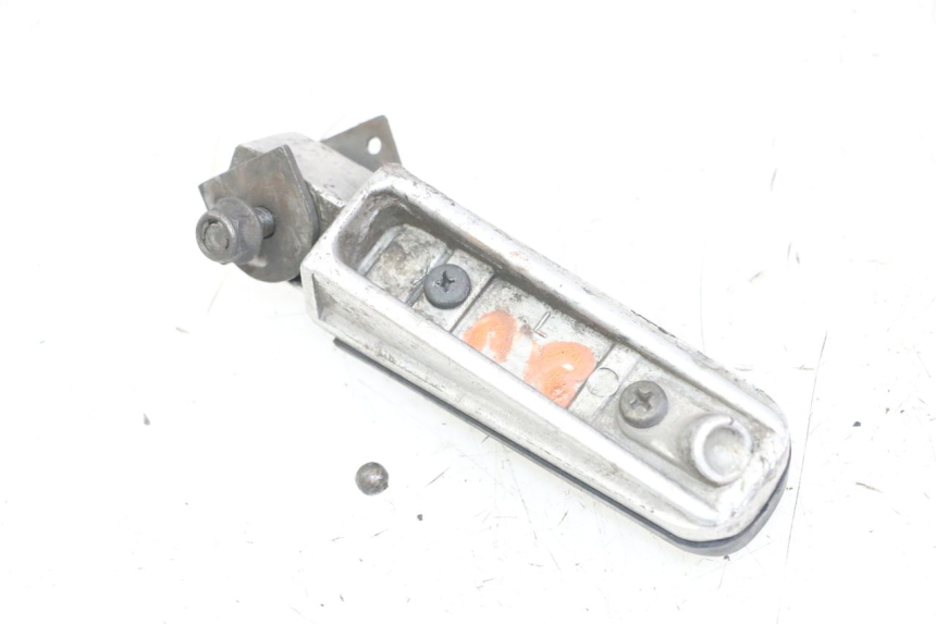 photo de PEDANA POSTERIORE SINISTRA YAMAHA FZS FAZER 600 (2001 - 2003) - Dettaglio del componente