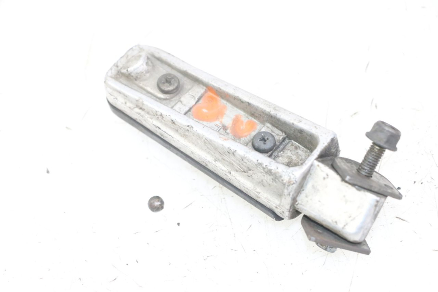 photo de PEDANA POSTERIORE SINISTRA YAMAHA FZS FAZER 600 (2001 - 2003) - Zoom sullo stato d'uso