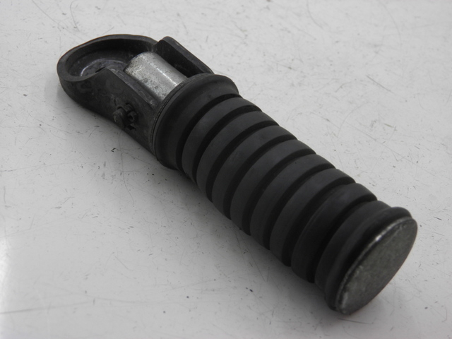 photo de Pedana posteriore sinistra YAMAHA SR 125 (1982 - 2003) - Zoom sullo stato d'uso