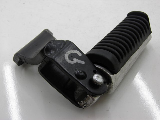 photo de Pedana posteriore sinistra YAMAHA XMAX X-MAX 125 (2006 - 2009) - Altra angolazione