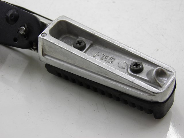 photo de Pedana posteriore sinistra YAMAHA XMAX X-MAX 125 (2006 - 2009) - Primo piano tecnico