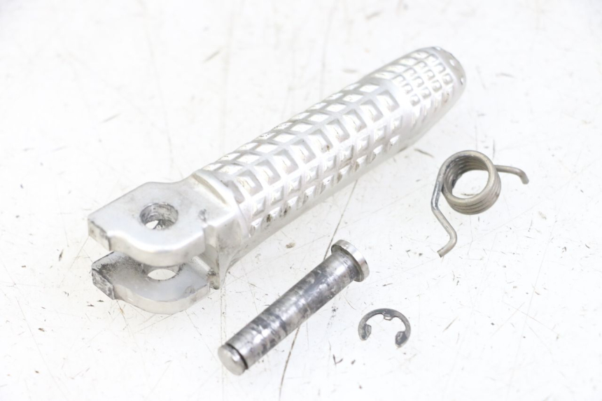 photo de PEDANA ANTERIORE DESTRA BMW S RR ABS S1000RR 1000 (2015 - 2018) - Dettagli dei punti di fissaggio