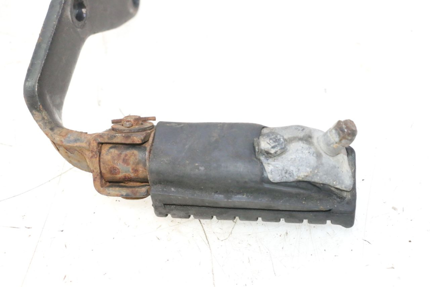 photo de PEDANA ANTERIORE DESTRA HONDA CB TWO FIFTY 250 (1991 - 2002) - Primo piano tecnico