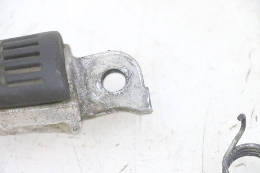photo de PEDANA ANTERIORE DESTRA HONDA CBF 500 (2004 - 2007) - Altra angolazione