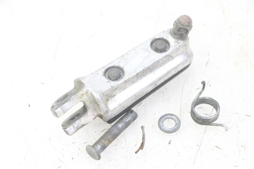 photo de PEDANA ANTERIORE DESTRA HONDA CBF 500 (2004 - 2007) - Primo piano tecnico