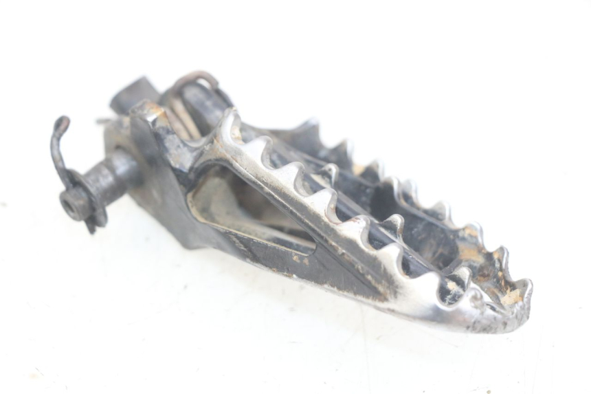 photo de CALE PIED ANTERIORE DESTRO HONDA CRF CR-F 450 (2009 - 2012) - Primo piano tecnico