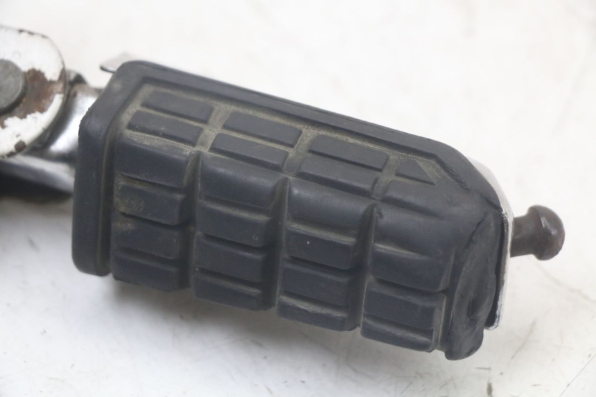 photo de CALE PIED ANTERIORE DESTRO YAMAHA FJ 3CX 1200 (1986 - 1996) - Primo piano tecnico
