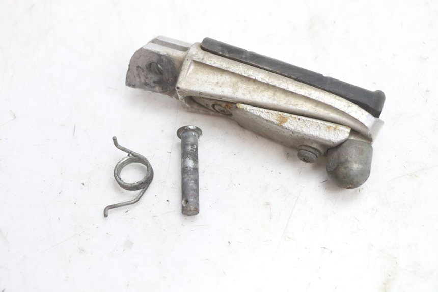 photo de PEDANA ANTERIORE DESTRA YAMAHA FJR 1300 (2001 - 2005) - Dettaglio del componente