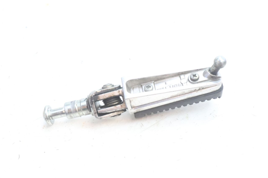 photo de PEDANA ANTERIORE DESTRA YAMAHA FZ8 800 (2010 - 2016) - Altra angolazione