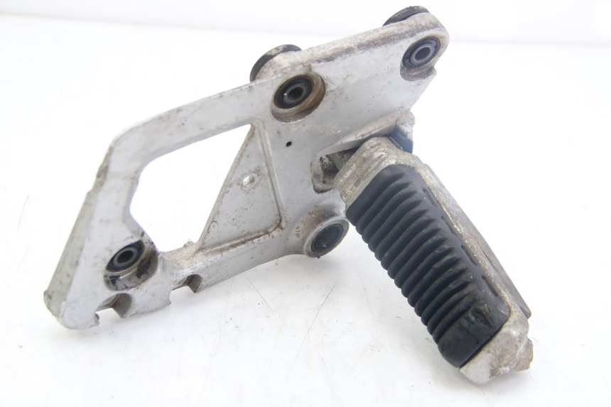 photo de CALE PIED AVANT DESTRO SUZUKI GSX-F GSX  F 1100 (1988 - 1994) - Zoom sullo stato d'uso