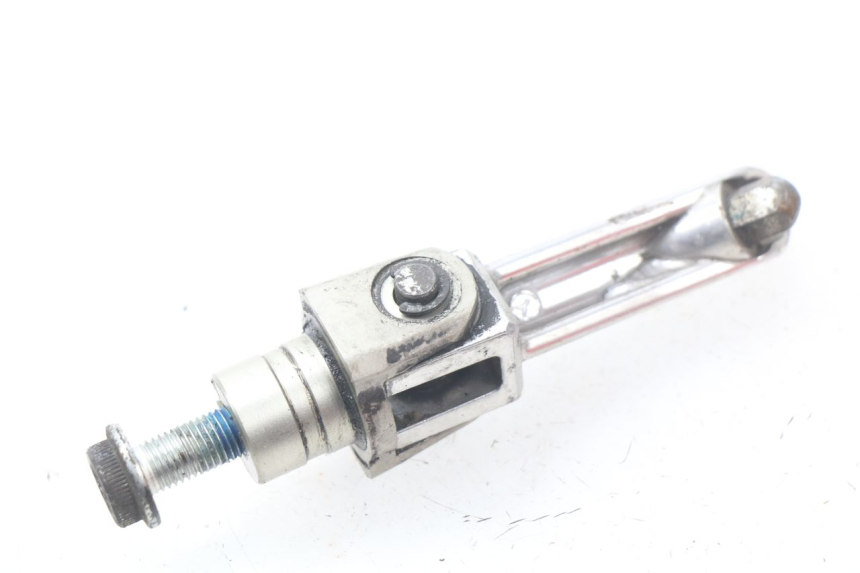 photo de Poggiapiedi anteriore destro SUZUKI GSX-R GSXR 750 (2011 - 2016) - Zoom sullo stato d'uso