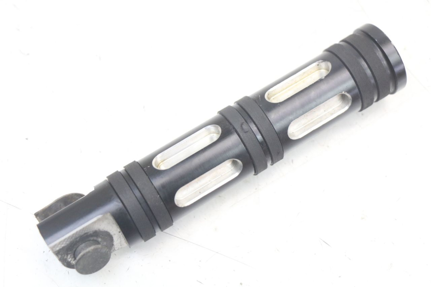 photo de PEDANA ANTERIORE DESTRA HARLEY DAVIDSON SPORTSTER XL CUSTOM 883 (1999 - 2006) - Dettaglio del componente