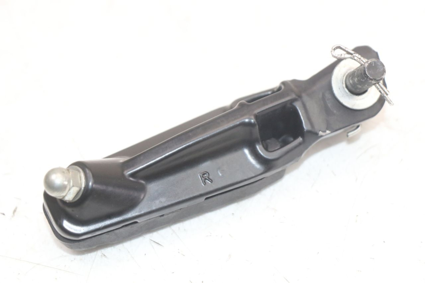 photo de PEDANA ANTERIORE DESTRA HUSQVARNA SVARTPILEN 401 (2018 - 2023) - Primo piano tecnico