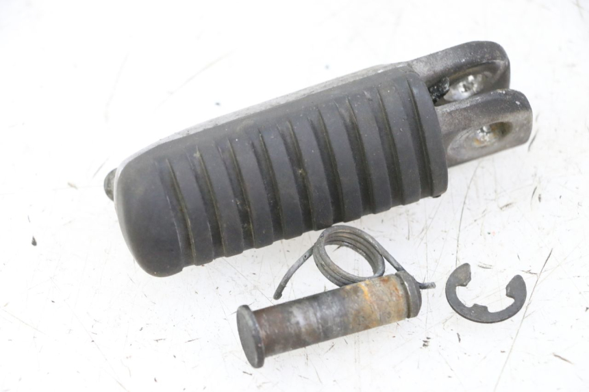 photo de CALE PIED AVANT DESTRO KAWASAKI ZR7 ZR-7 S 750 (1999 - 2004) - Vista principale